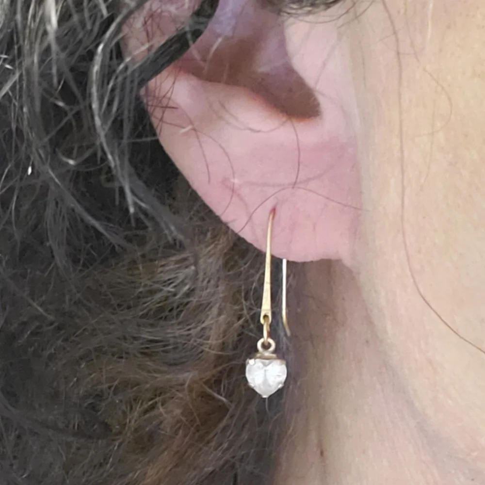 14K yg Gold Dangle Heart Stone Earrings